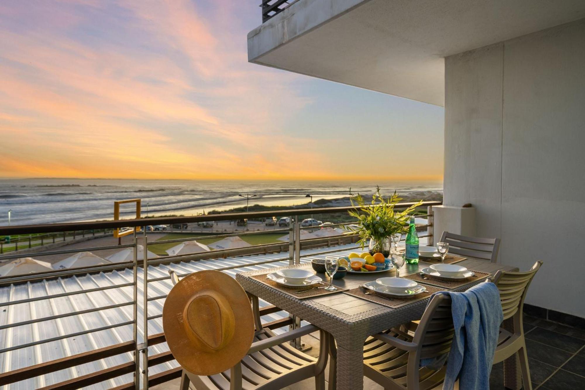 Eden On The Bay 167 By Hostagents Apartment Bloubergstrand Exterior photo